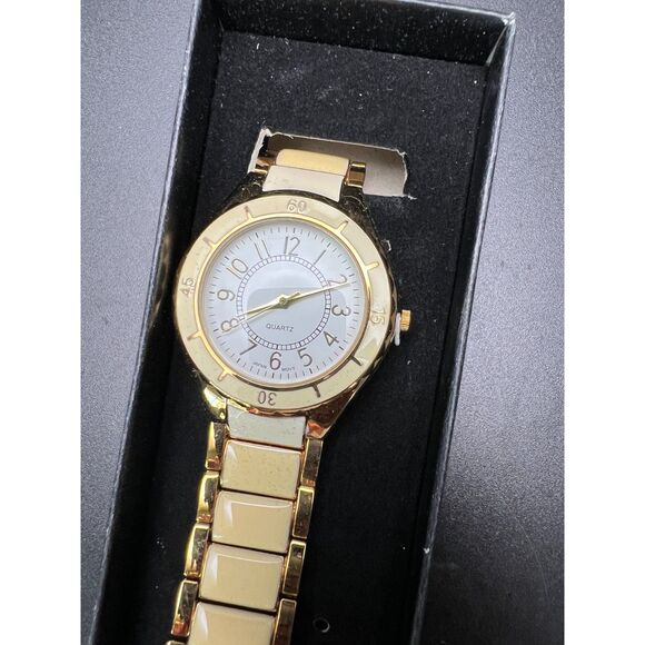 Avon Bracelet Watch - Picture 3 of 3